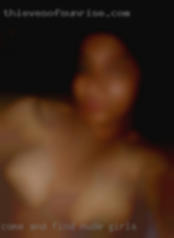 Come and find me nude girls at Ross sands!